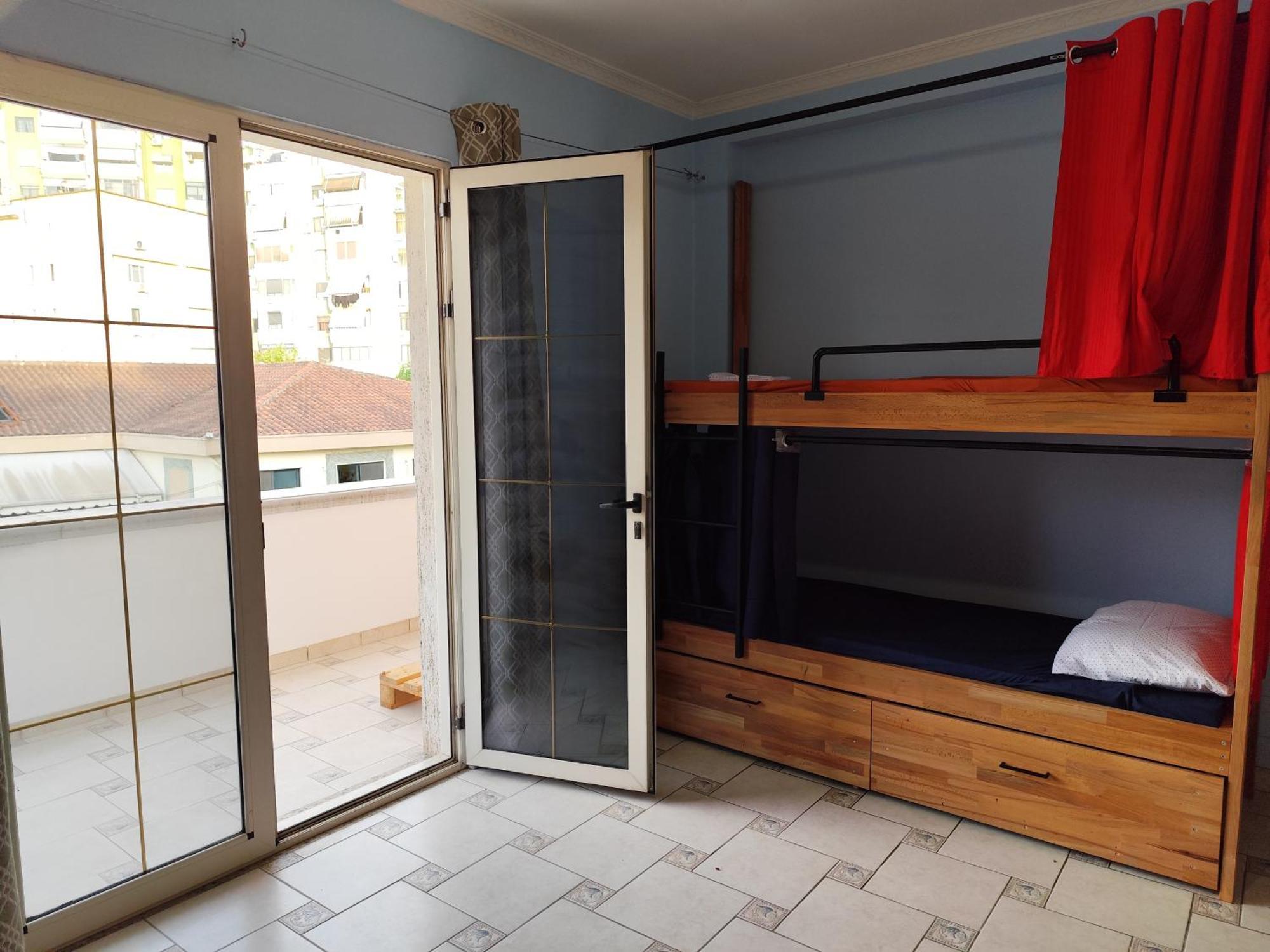 Hostel Albania Tirana Buitenkant foto