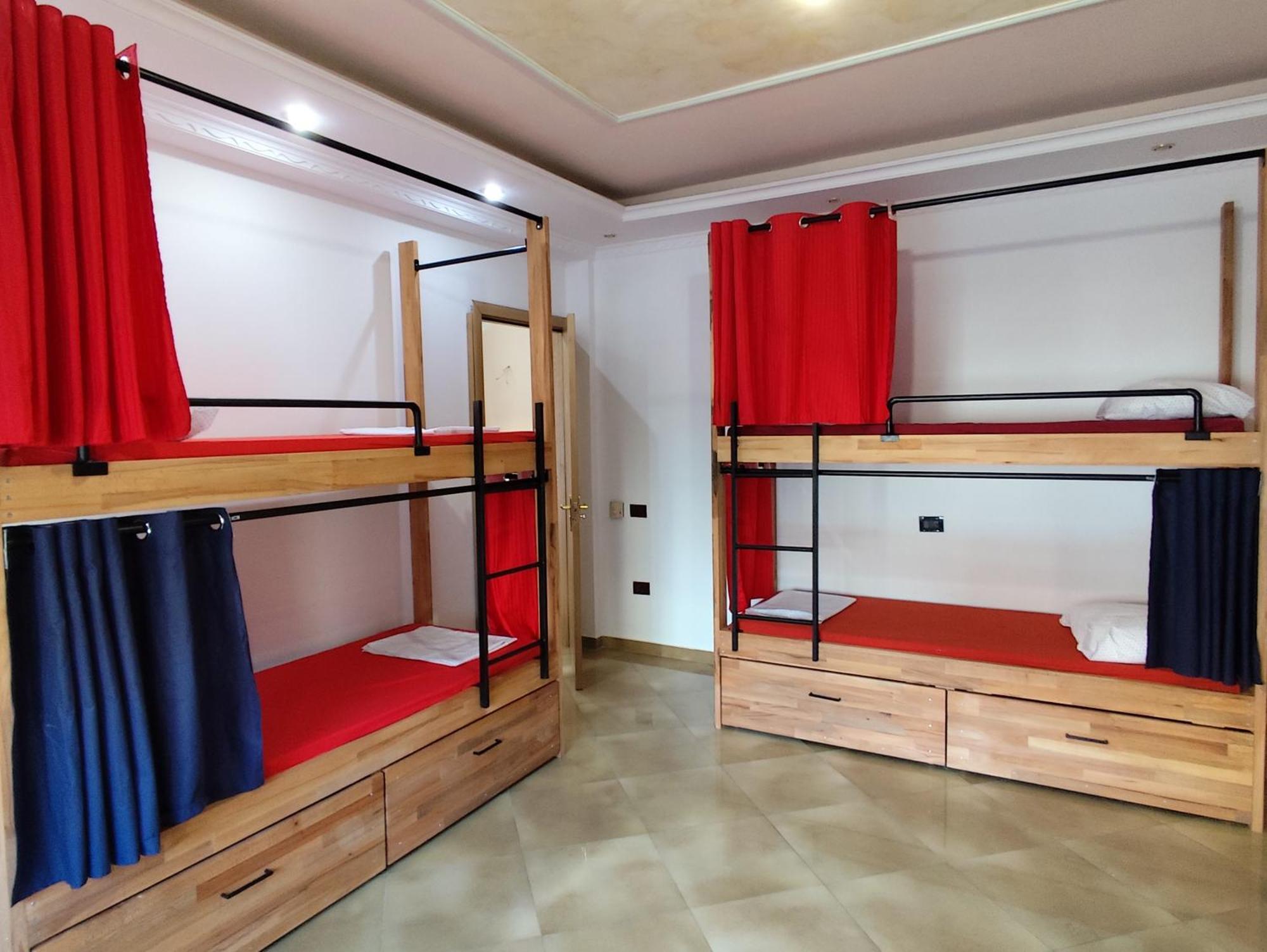 Hostel Albania Tirana Buitenkant foto